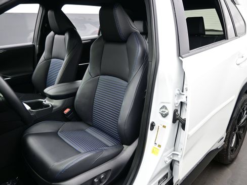 Used 2025 Toyota RAV4 XSE w/ Advanced Technology Package AWD/4WD image 12