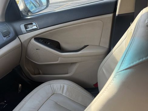 Used 2011 Kia Optima EX w/ Premium Pkg FWD image 11