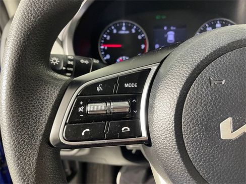 Certified 2022 Kia Seltos LX image 11