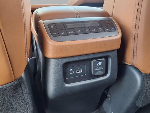 Certified 2024 Nissan Pathfinder Platinum AWD/4WD image 24
