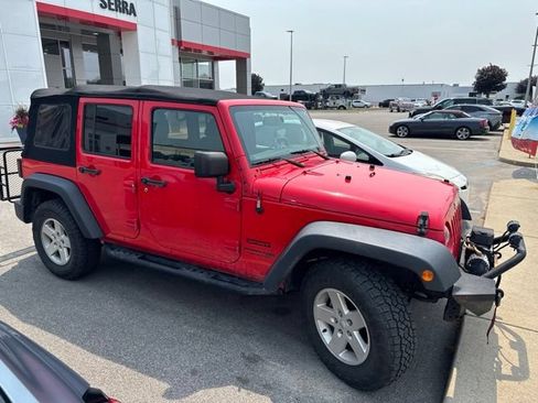 Used 2018 Jeep Wrangler Unlimited Sport S AWD/4WD image 4