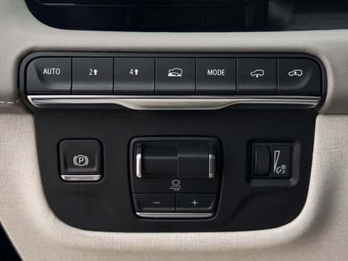 Used 2024 Cadillac Escalade Premium Luxury Platinum image 22