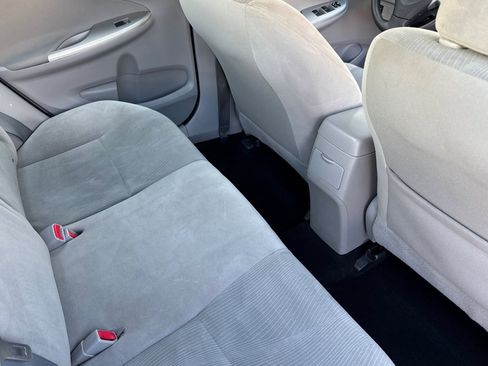 Used 2012 Toyota Corolla LE image 28