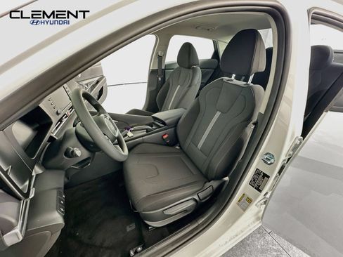 New 2026 Hyundai Elantra SE FWD image 24