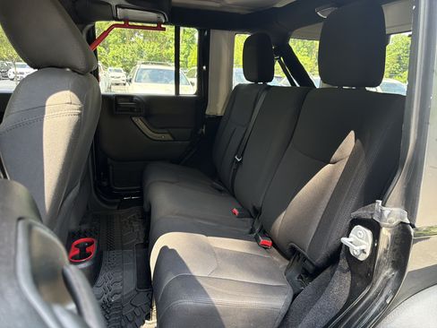 Used 2016 Jeep Wrangler Unlimited Sport w/ Quick Order Package 24S AWD/4WD image 32