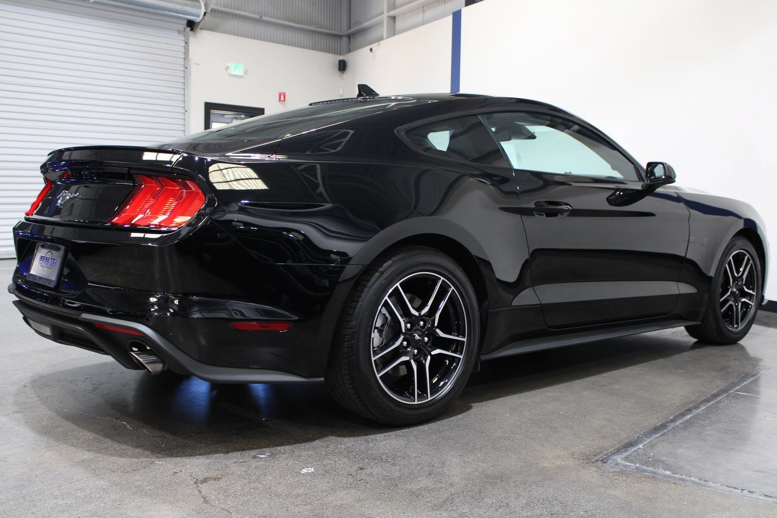 Used 2022 Ford Mustang Premium RWD image 9