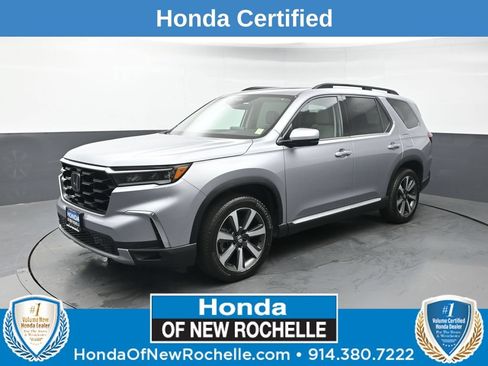 Certified 2025 Honda Pilot Touring image 1