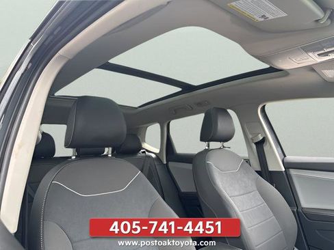 Used 2024 Volkswagen Taos SE w/ Panoramic Sunroof Package AWD/4WD image 30