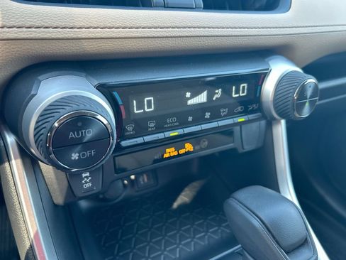 Certified 2025 Toyota RAV4 LE AWD/4WD image 22