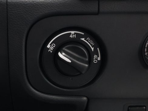 Used 2025 Nissan Frontier S w/ S Utility Package image 22