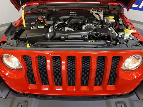 Used 2019 Jeep Wrangler Sport AWD/4WD image 9