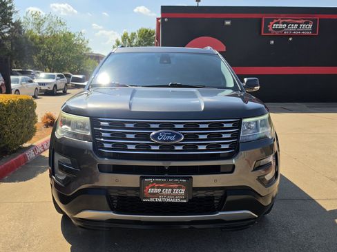 Used 2017 Ford Explorer Limited w/ Equipment Group 301A AWD/4WD image 5