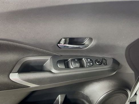 Used 2023 Nissan Kicks SV image 18