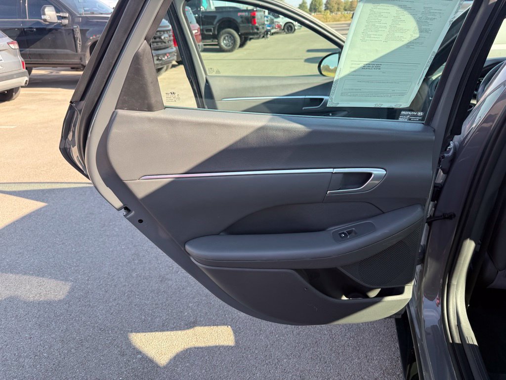 Used 2021 Hyundai Sonata SEL Plus w/ Tech Package FWD image 9