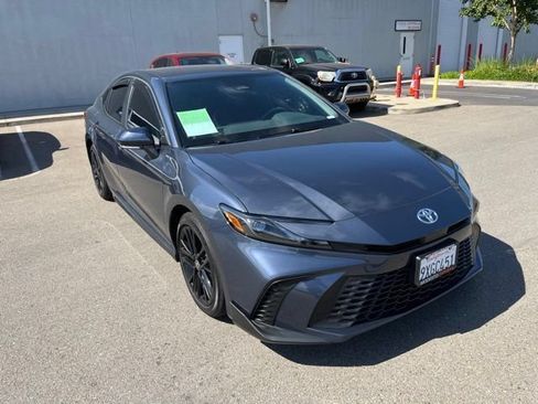 Used 2026 Toyota Camry SE w/ Convenience Package FWD image 3