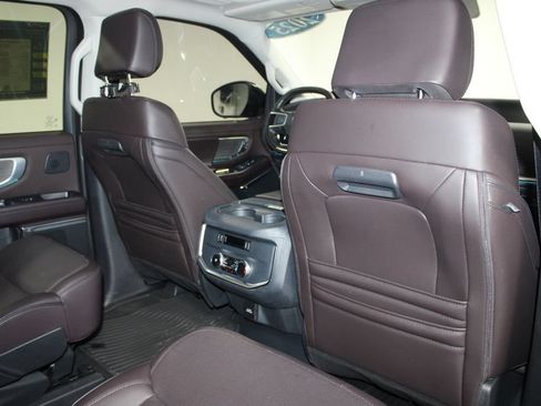 Used 2025 Ford Expedition Platinum w/ Platinum Ultimate Package AWD/4WD image 37