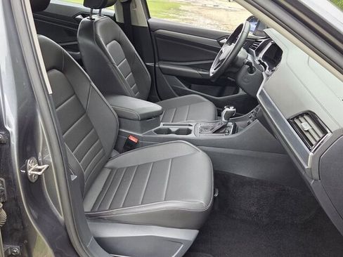 Used 2024 Volkswagen Jetta SE FWD image 14