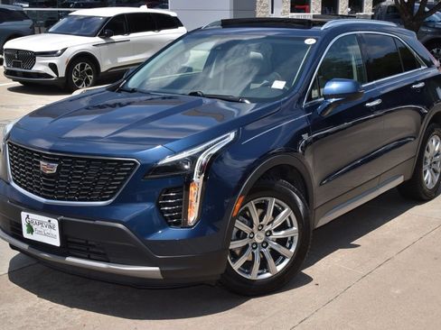Used 2020 Cadillac XT4 Premium Luxury w/ Cold Weather Package FWD image 33