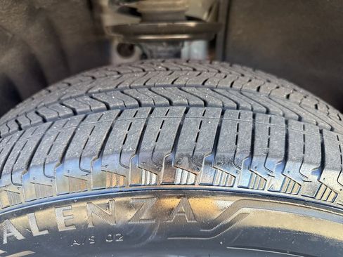 Used 2025 GMC Acadia Elevation FWD image 34