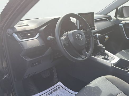 Used 2025 Toyota RAV4 XLE AWD/4WD image 15