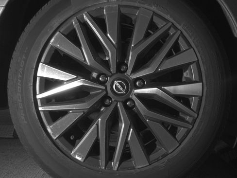 Used 2025 Nissan Altima 2.5 SV FWD image 15