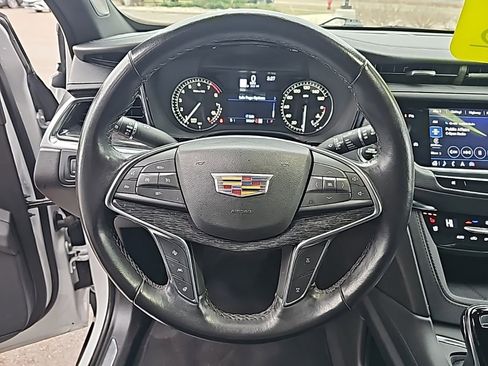 Used 2023 Cadillac XT5 Premium Luxury image 16