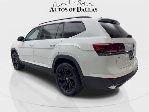 Used 2023 Volkswagen Atlas SE w/ Panoramic Sunroof Package image 9