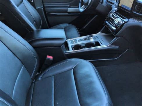 Used 2022 Ford Explorer Limited w/ Equipment Group 301A image 22