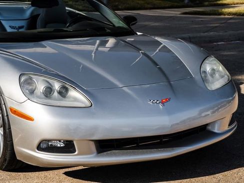 Used 2006 Chevrolet Corvette Convertible w/ Preferred Equipment Group image 18