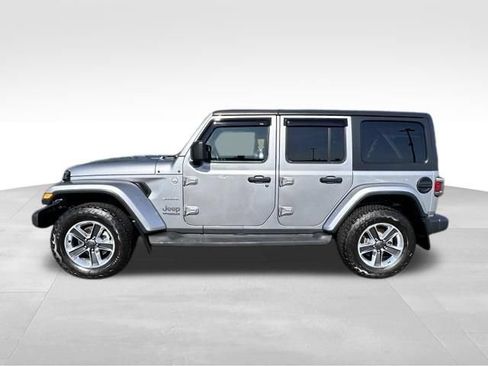 Used 2020 Jeep Wrangler Unlimited Sahara AWD/4WD image 3