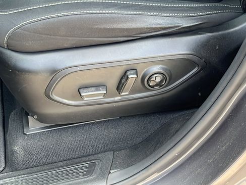 Used 2024 Jeep Grand Cherokee Laredo X w/ Luxury Tech Group I RWD image 11