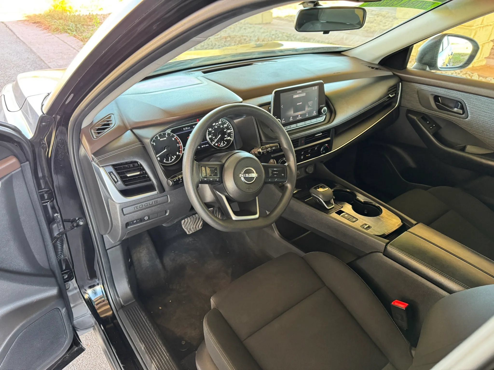 Used 2023 Nissan Rogue S FWD image 10