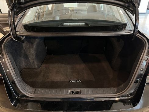 Used 2025 Nissan Versa SV image 30