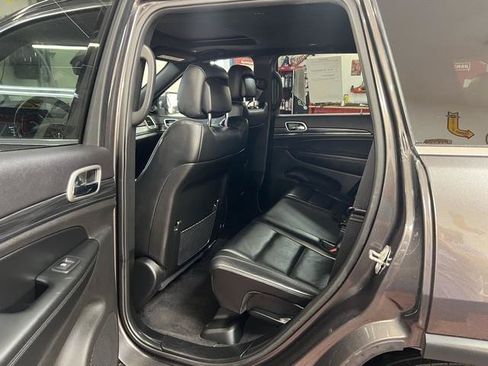 Used 2019 Jeep Grand Cherokee Limited AWD/4WD image 8