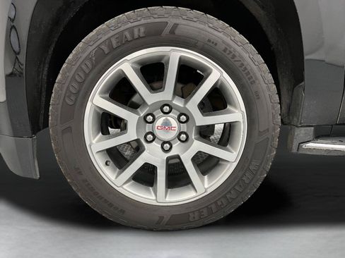 Used 2020 GMC Yukon Denali w/ Open Road Package AWD/4WD image 10