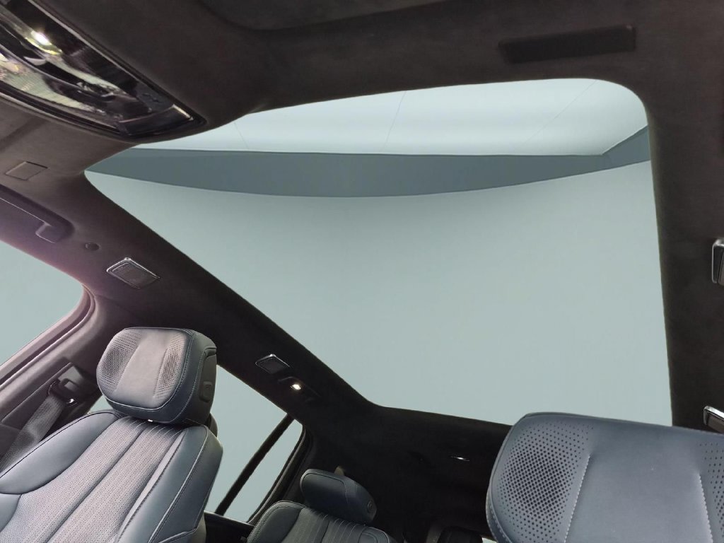 New 2025 Cadillac Escalade IQ Sport 2 AWD/4WD image 17