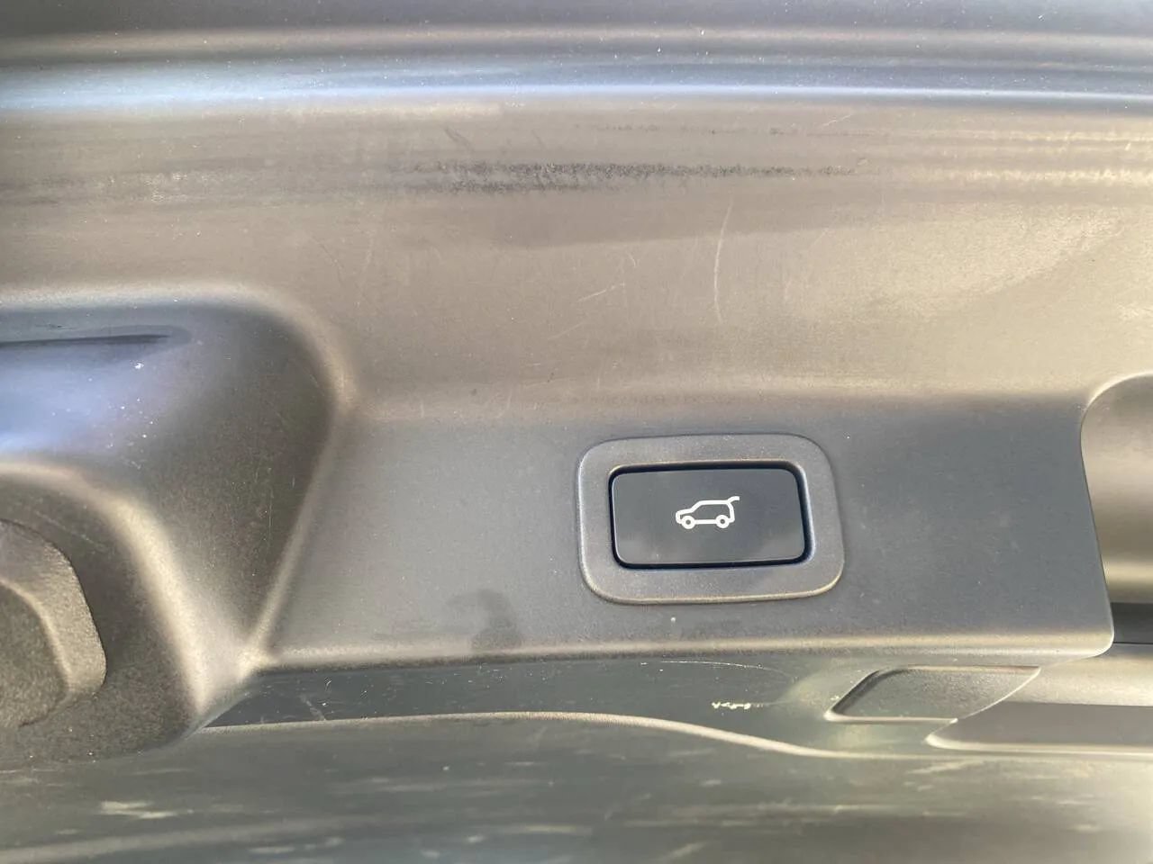 Used 2018 Jaguar F-PACE Premium AWD/4WD image 7