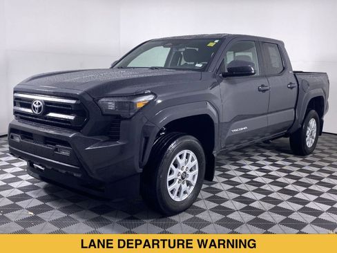 Used 2025 Toyota Tacoma SR5 w/ SR5 Upgrade Package AWD/4WD image 51