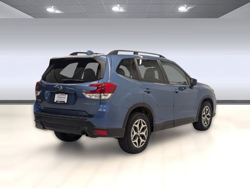 Used 2020 Subaru Forester Premium image 7