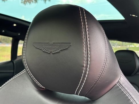Used 2021 Aston Martin DBX AWD/4WD image 13