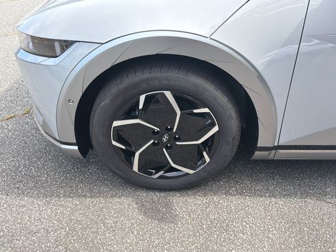 Certified 2024 Hyundai Ioniq 5 Limited RWD image 12