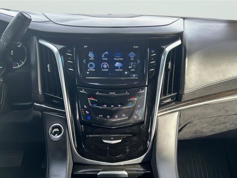Used 2019 Cadillac Escalade ESV Platinum image 10