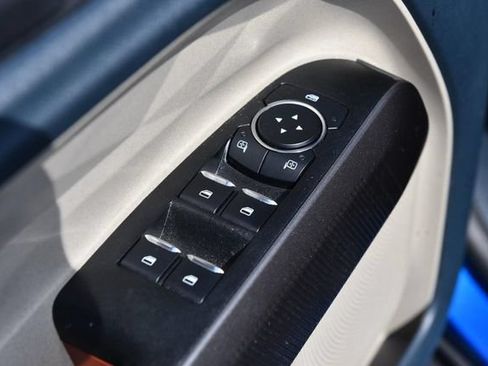 Used 2025 Ford Maverick Lariat w/ 4K Tow Package AWD/4WD image 9