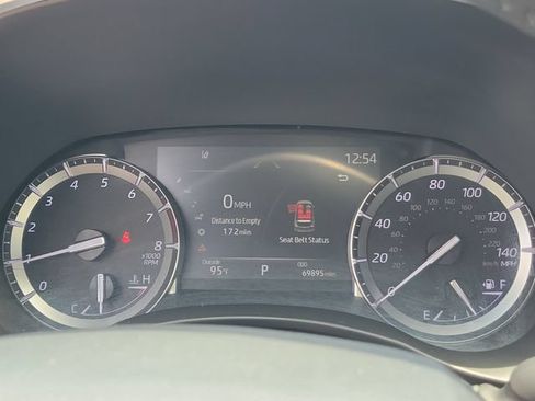 Used 2022 Toyota Highlander XSE FWD image 30