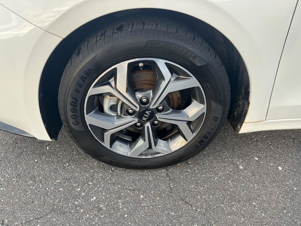 Used 2021 Kia Forte LXS FWD image 8
