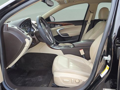 Used 2017 Buick Regal Sport Touring FWD image 9