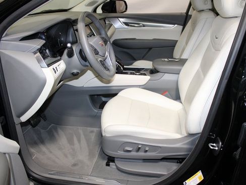 Certified 2022 Cadillac XT5 Premium Luxury image 8