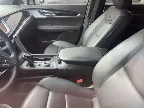 Used 2024 Cadillac XT6 Premium Luxury w/ LPO, Floor Liner Package AWD/4WD image 6