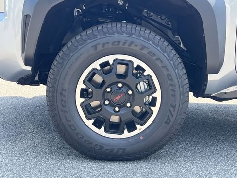 New 2025 Toyota Tacoma TRD Off-Road image 5