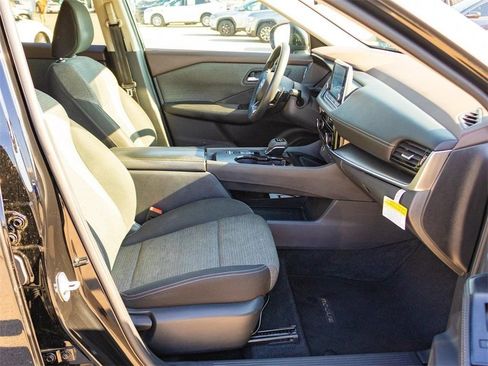 Used 2023 Nissan Rogue SV FWD image 47
